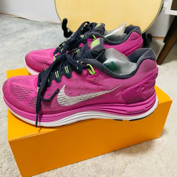 Used Women Size 7.5 Nike Luanrglide+5 Running Sneakers In Pink With White Swoops - Picture 8 of 12